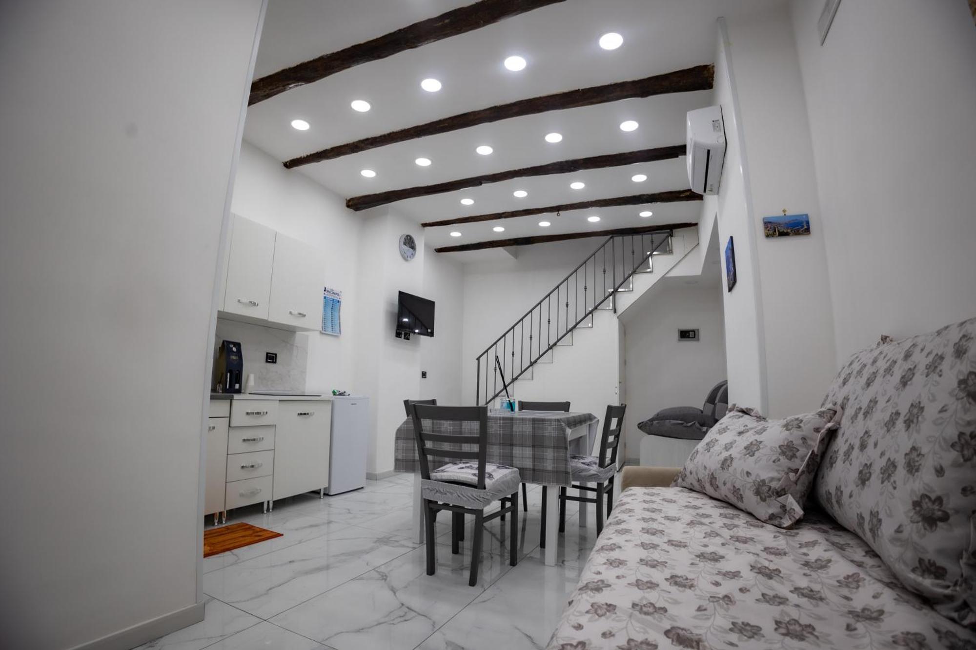 Royal Spaccanapoli Appartement Buitenkant foto