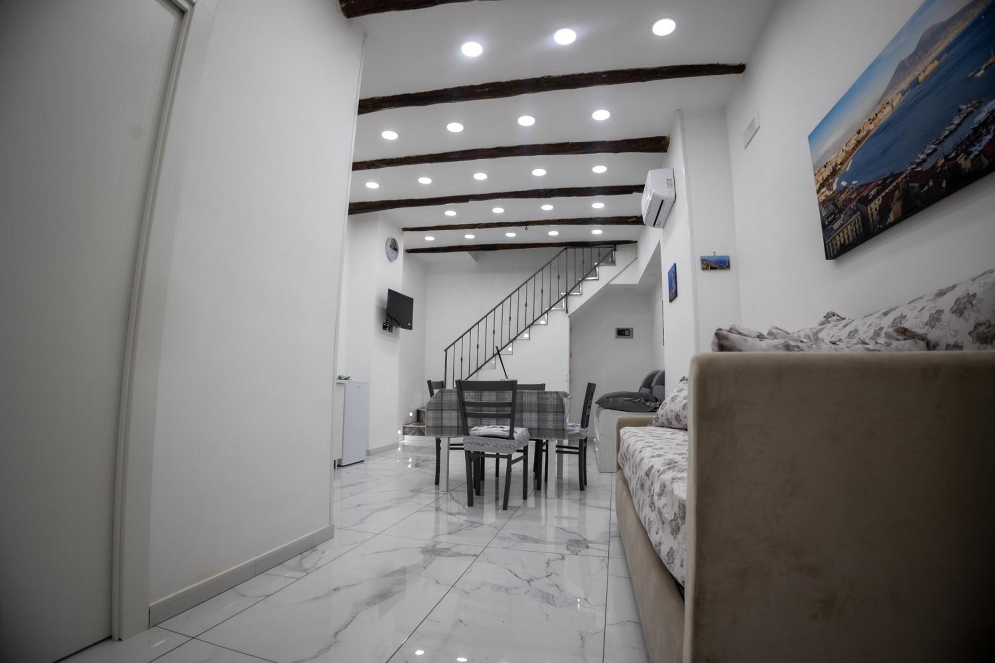 Royal Spaccanapoli Appartement Buitenkant foto