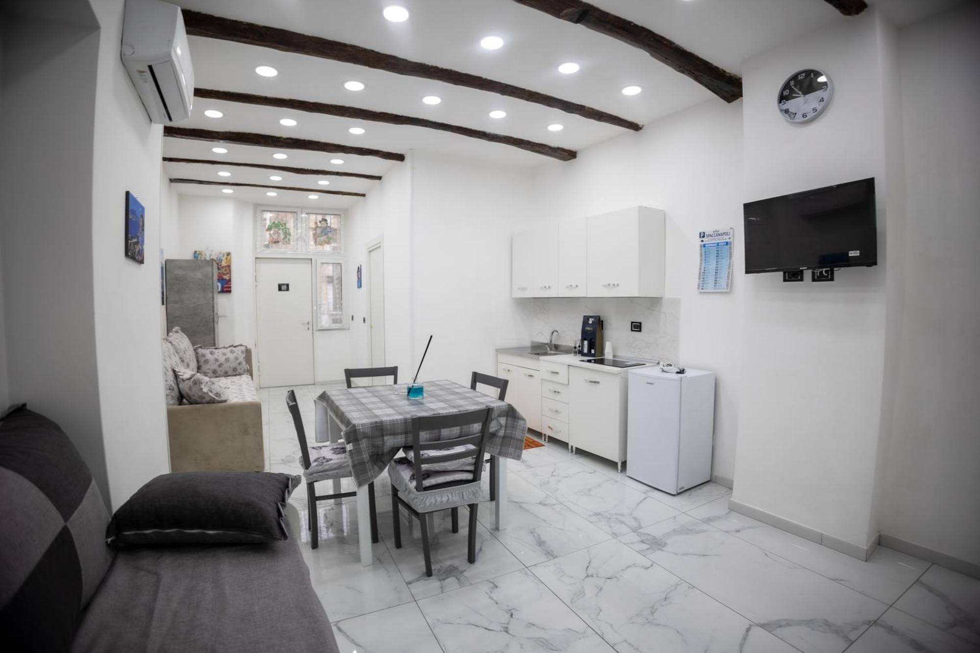 Royal Spaccanapoli Appartement Buitenkant foto
