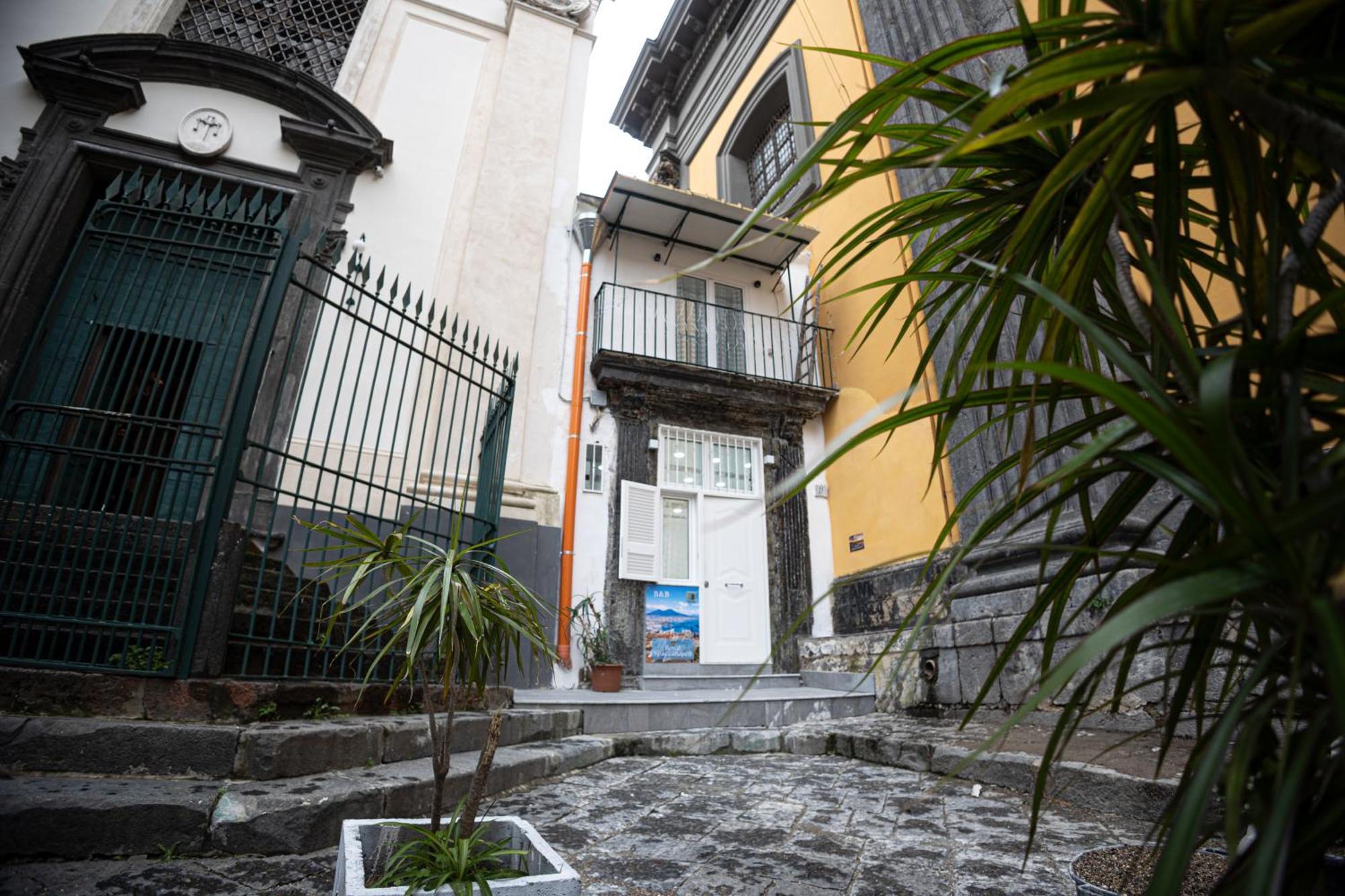 Royal Spaccanapoli Appartement Buitenkant foto
